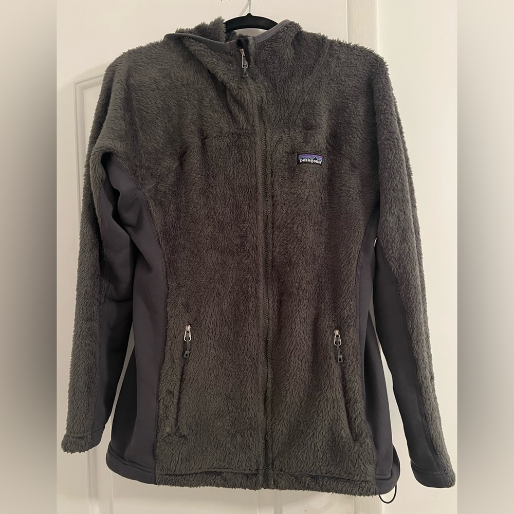 ‘Patagonia” Gray Fleece Jacket!!! Size XL. Excellent condition!